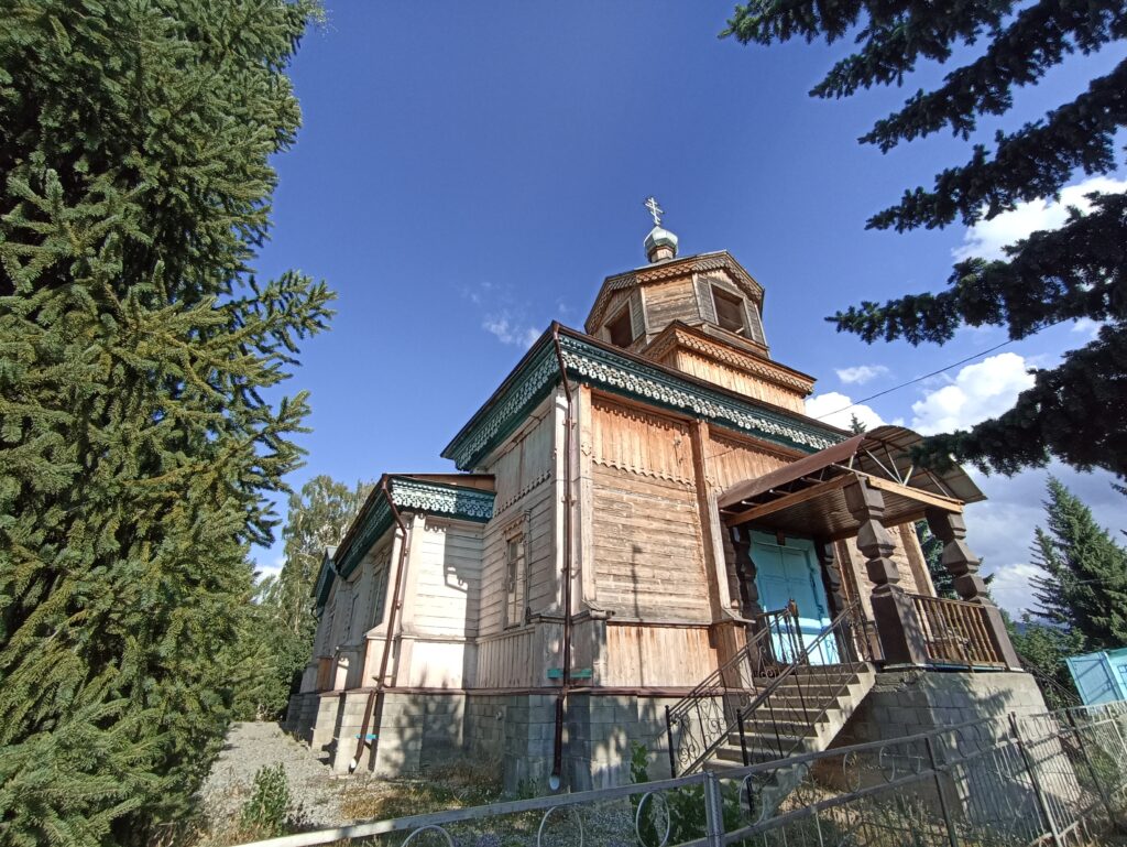 Храм Св. Николая в Ак-Суу. Западный вход