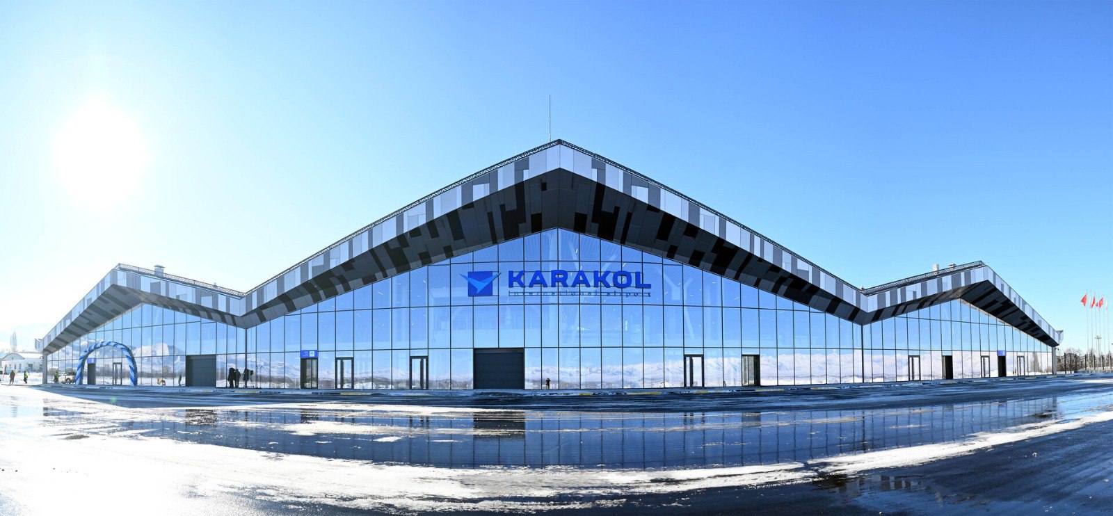 Самолетом в Каракол по понедельникам, четвергам, пятницам и воскресеньям